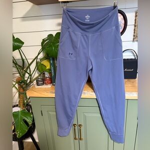 Under Armour Jogger-Style Leggings – Size Medium (Lavender Blue)
